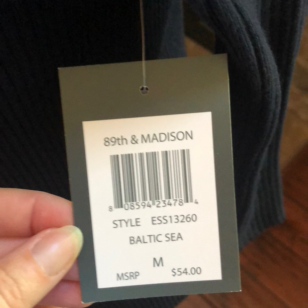 NWT off the shoulder navy sweater size M - Picture 4 of 7